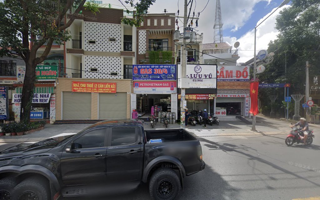 Bi Roen Group - Cắt Tóc Nam, Gội Đầu, Ngoáy Tai, Massage - Salon Tóc Nam Phú Lợi - 135 Đ. 30 Tháng 4