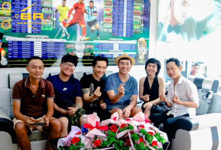 ALBUM SAO VIỆT TẠI BI ROEN GROUP